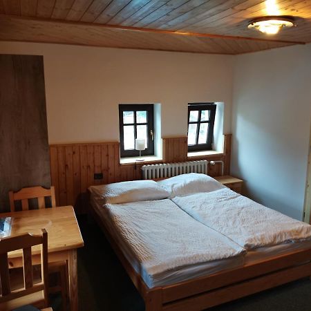 Penzion U Hrocha Lucany nad Nisou Bagian luar foto