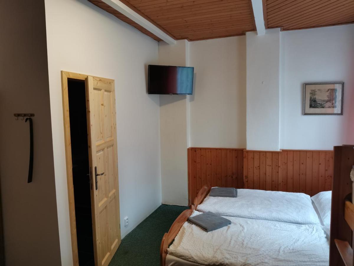 Penzion U Hrocha Lucany nad Nisou Bagian luar foto