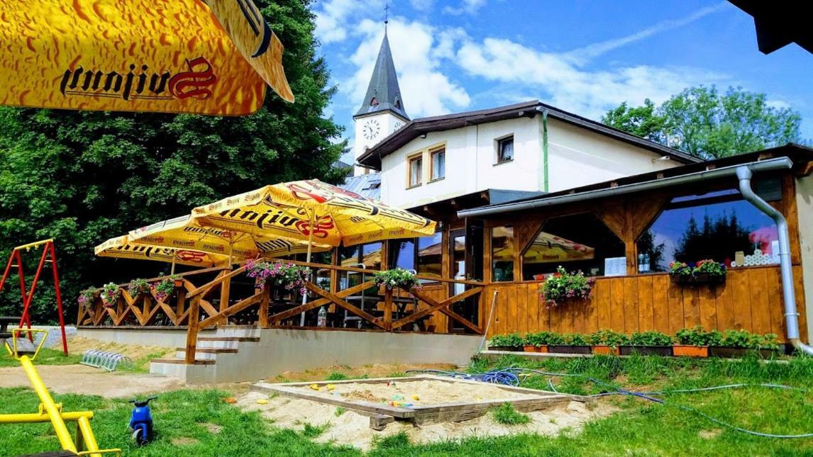 Penzion U Hrocha Lucany nad Nisou Bagian luar foto
